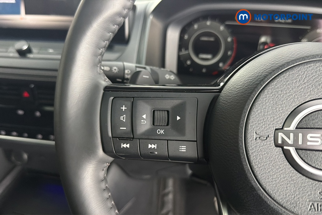 Nissan Qashqai Tekna Automatic Petrol SUV - Stock Number (1687093) - 4th supplementary image