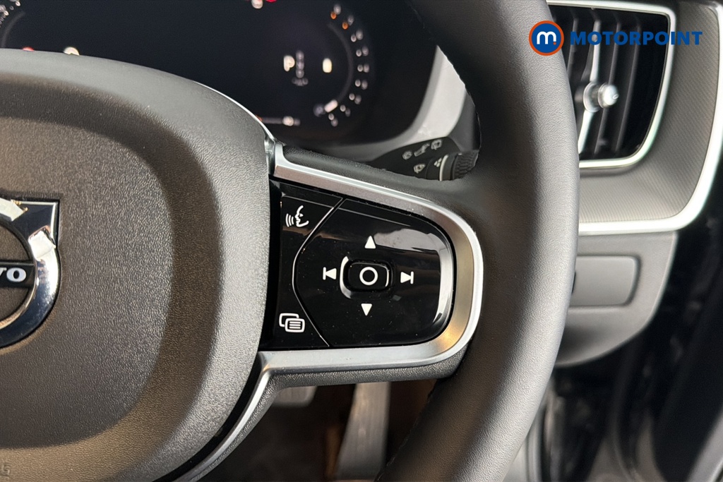 Volvo Xc60 Plus Automatic Petrol SUV - Stock Number (1687241) - 3rd supplementary image