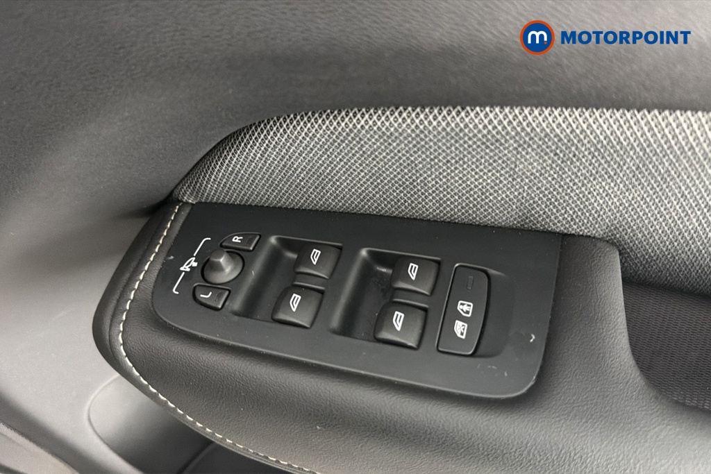 Volvo Xc60 Plus Automatic Petrol SUV - Stock Number (1687241) - 19th supplementary image