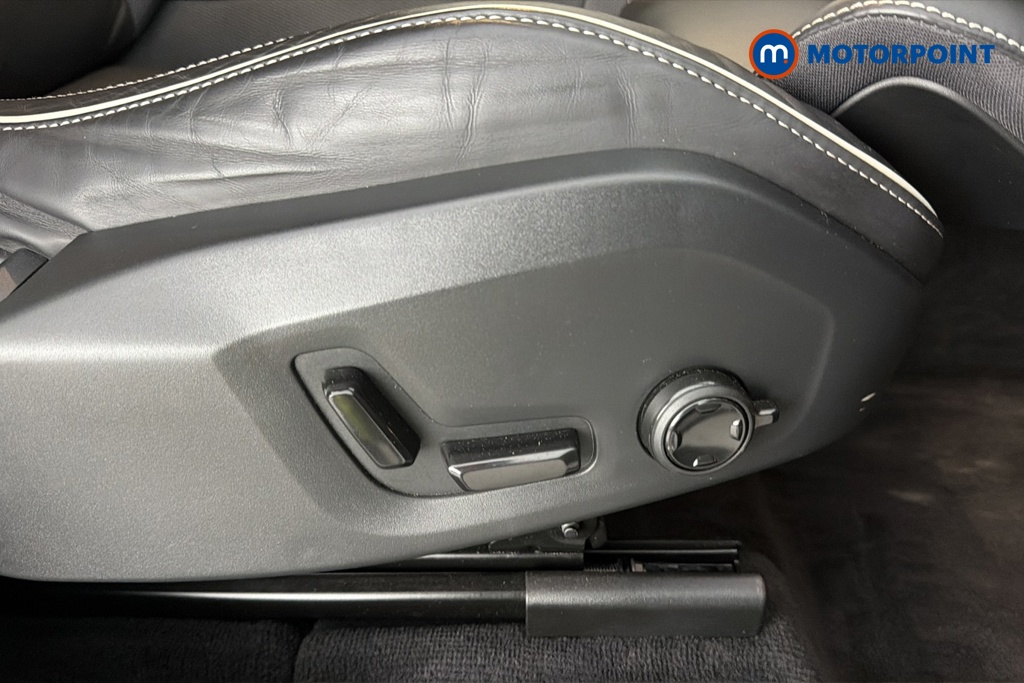 Volvo Xc60 Plus Automatic Petrol SUV - Stock Number (1687241) - 23rd supplementary image