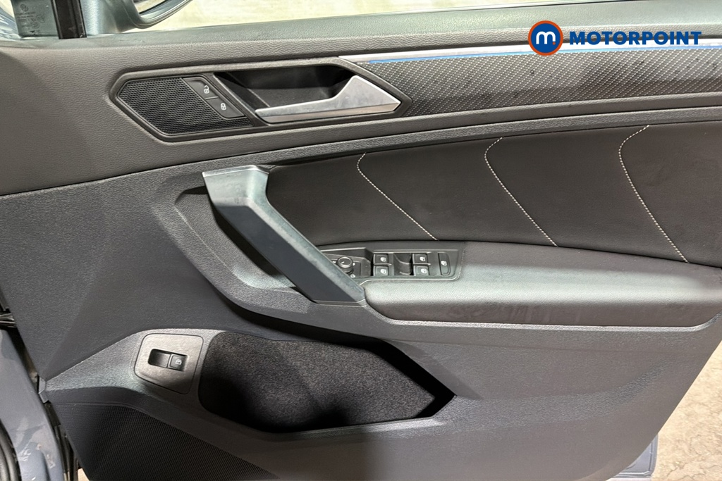 Volkswagen Tiguan R-Line Automatic Petrol Plug-In Hybrid SUV - Stock Number (1687405) - 18th supplementary image
