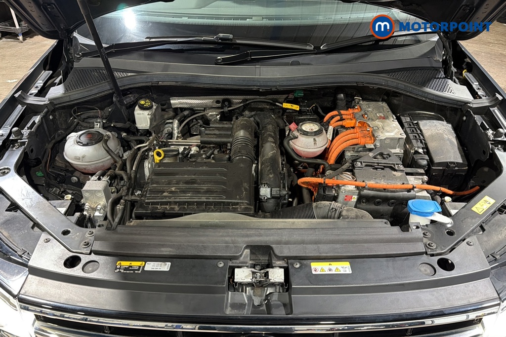 Volkswagen Tiguan R-Line Automatic Petrol Plug-In Hybrid SUV - Stock Number (1687405) - 48th supplementary image