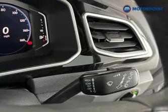 Volkswagen T-Roc R-Line Manual Petrol SUV - Stock Number (1687490) - 6th supplementary image