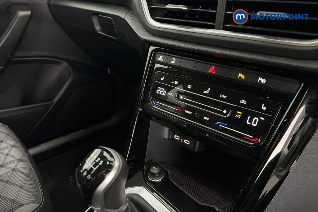Volkswagen T-Roc R-Line Manual Petrol SUV - Stock Number (1687490) - 14th supplementary image