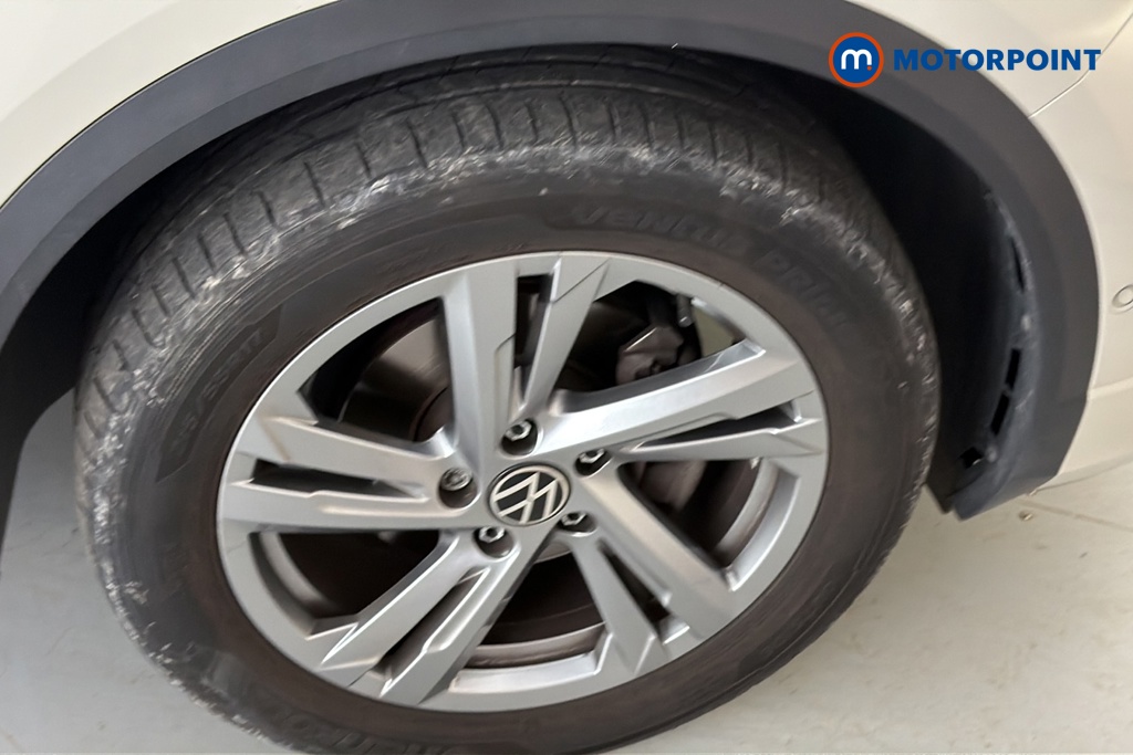 Volkswagen T-Roc R-Line Manual Petrol SUV - Stock Number (1687490) - 47th supplementary image