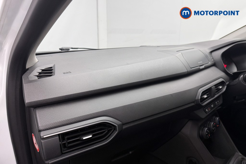 Dacia Sandero Essential Manual Petrol Hatchback - Stock Number (1687518) - 19th supplementary image