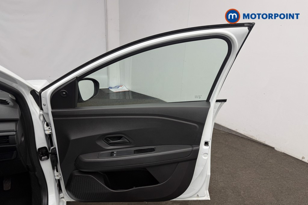 Dacia Sandero Essential Manual Petrol Hatchback - Stock Number (1687518) - 22nd supplementary image