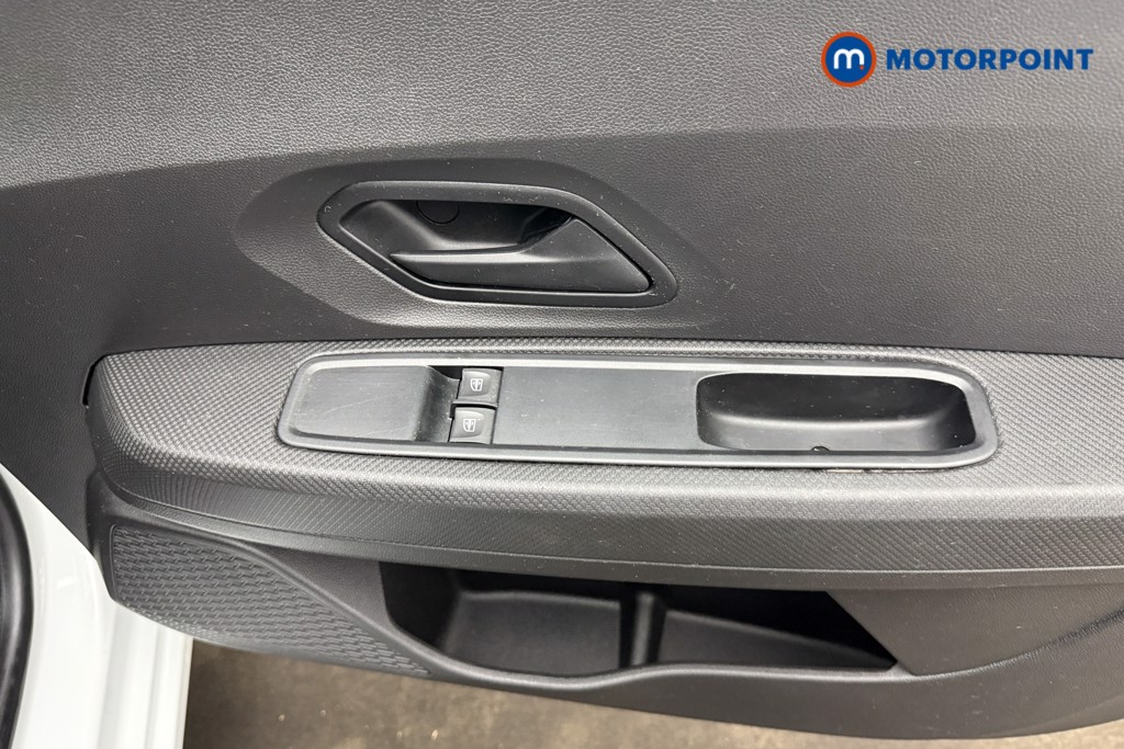 Dacia Sandero Essential Manual Petrol Hatchback - Stock Number (1687518) - 23rd supplementary image