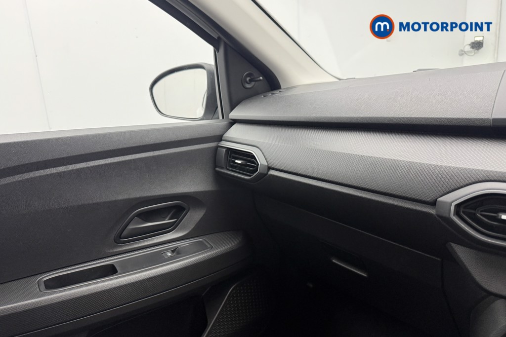 Dacia Sandero Essential Manual Petrol Hatchback - Stock Number (1687518) - 32nd supplementary image