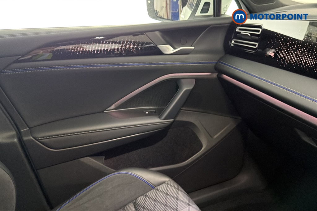 Volkswagen Tiguan R-Line Automatic Petrol SUV - Stock Number (1688028) - 10th supplementary image