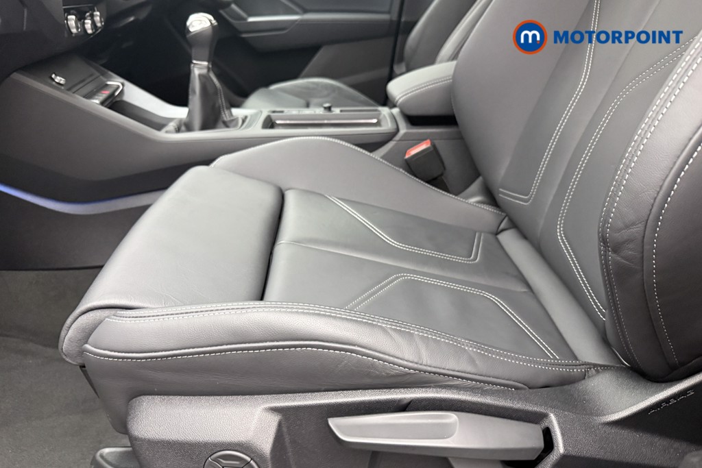 Audi Q3 Black Edition Manual Petrol SUV - Stock Number (1688066) - 9th supplementary image