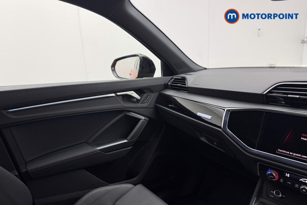 Audi Q3 Black Edition Manual Petrol SUV - Stock Number (1688066) - 42nd supplementary image
