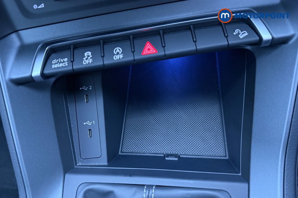 Audi Q3 Black Edition Manual Petrol SUV - Stock Number (1688066) - 52nd supplementary image