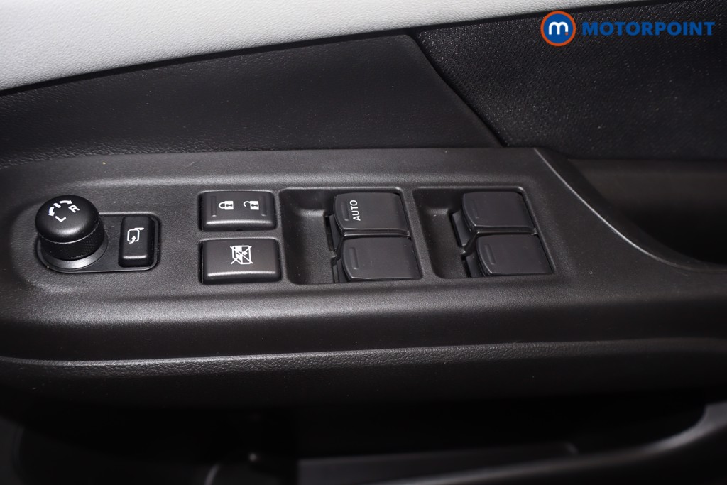 Suzuki Swift Ultra Manual Petrol Hatchback - Stock Number (1688283) - 23rd supplementary image