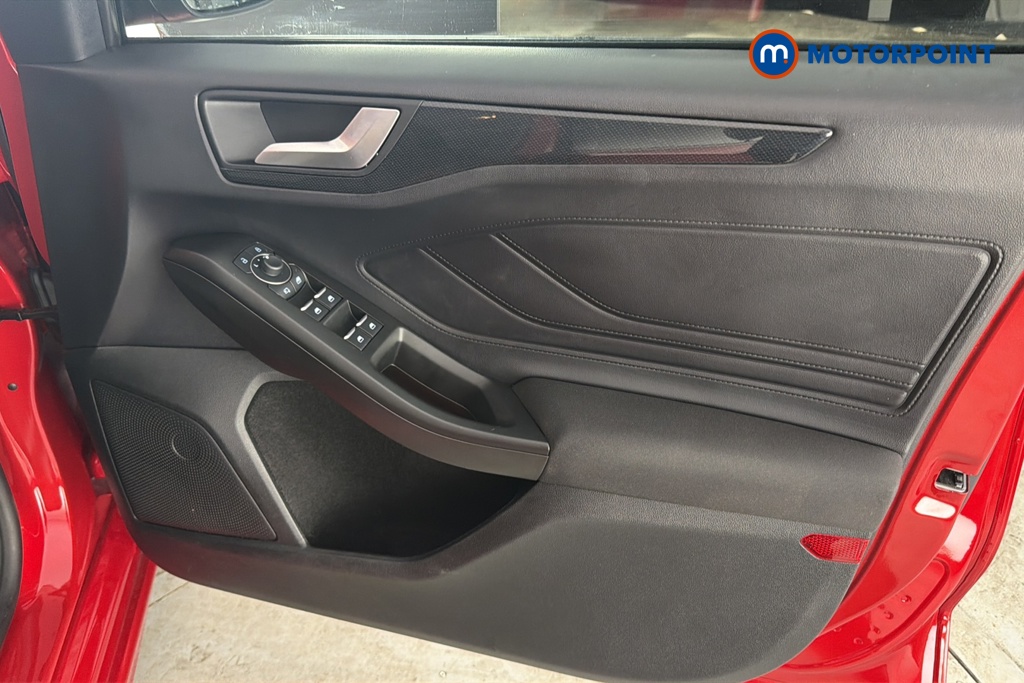 Ford Focus St-Line Automatic Petrol Estate - Stock Number (1688820) - 18th supplementary image