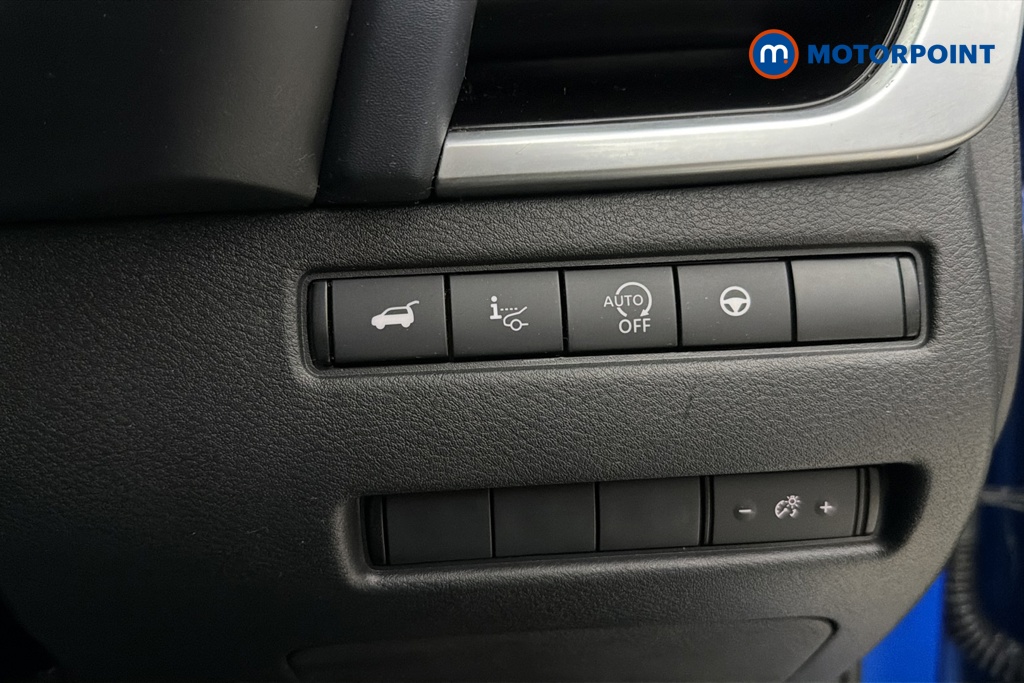Nissan Qashqai Tekna Manual Petrol SUV - Stock Number (1689681) - 11th supplementary image