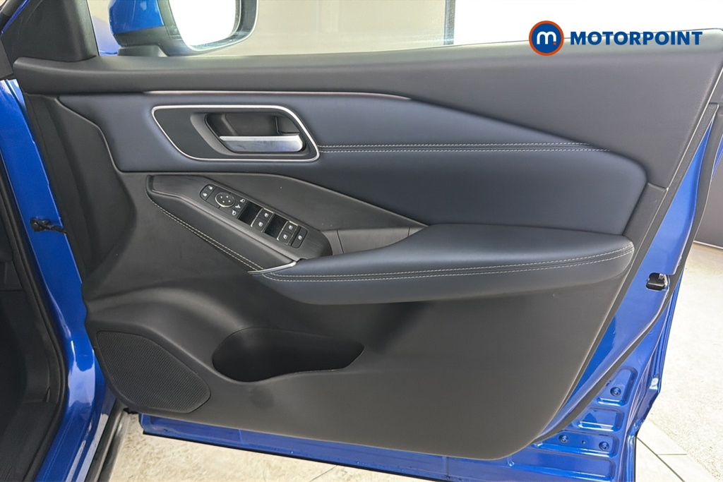 Nissan Qashqai Tekna Manual Petrol SUV - Stock Number (1689681) - 18th supplementary image