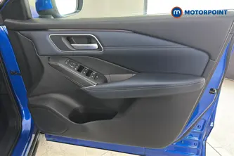 Nissan Qashqai Tekna Manual Petrol SUV - Stock Number (1689681) - 18th supplementary image