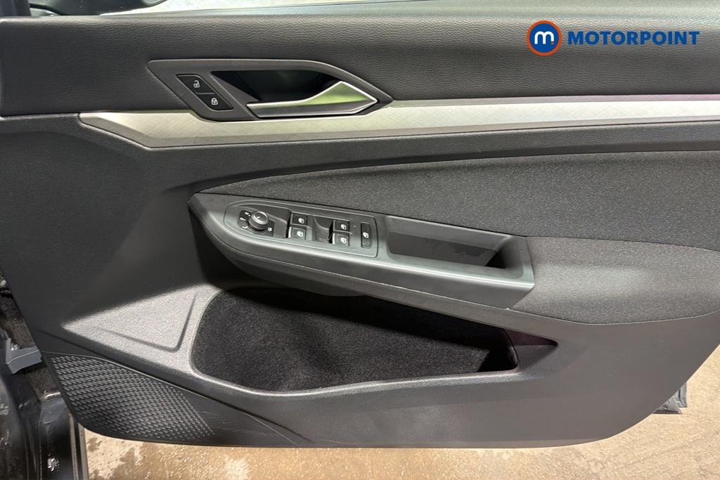 Volkswagen Golf Life Automatic Petrol Estate - Stock Number (1648832) - 18th supplementary image