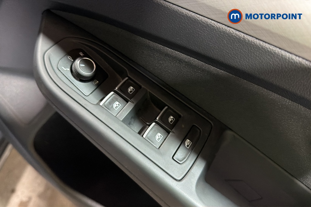 Volkswagen Golf Life Automatic Petrol Estate - Stock Number (1648832) - 19th supplementary image
