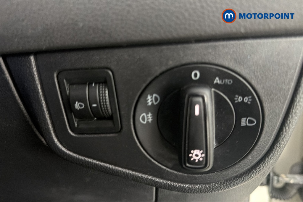 Volkswagen Polo R-Line Manual Petrol Hatchback - Stock Number (1677160) - 11th supplementary image