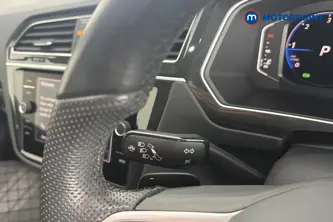 Volkswagen Tiguan R-Line Automatic Diesel SUV - Stock Number (1681603) - 5th supplementary image