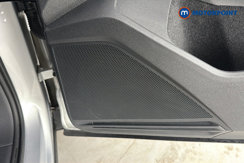 Volkswagen Tiguan R-Line Automatic Diesel SUV - Stock Number (1681603) - 21st supplementary image