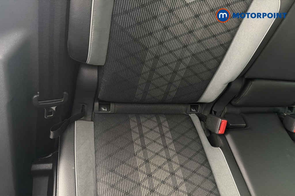 Volkswagen Tiguan R-Line Automatic Diesel SUV - Stock Number (1681603) - 27th supplementary image