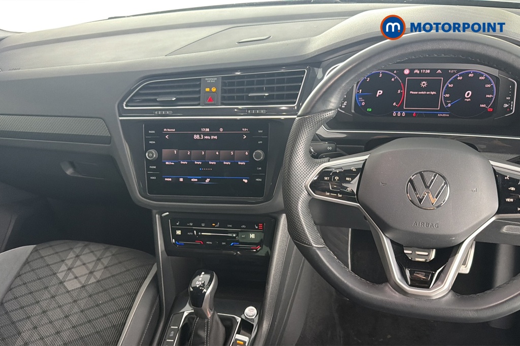 Volkswagen Tiguan R-Line Automatic Diesel SUV - Stock Number (1681603) - 1st supplementary image