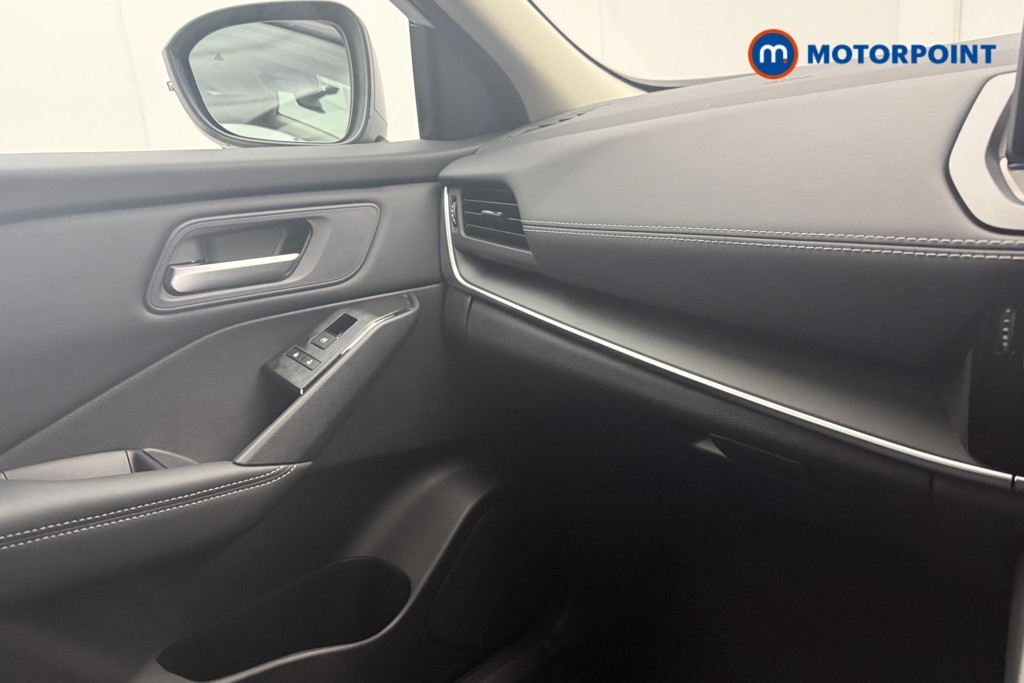 Nissan Qashqai N-Connecta Automatic Petrol SUV - Stock Number (1683501) - 8th supplementary image
