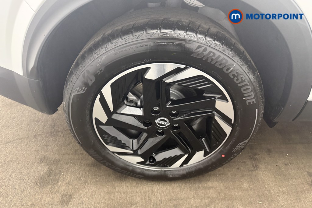 Nissan Qashqai N-Connecta Automatic Petrol SUV - Stock Number (1683501) - 28th supplementary image