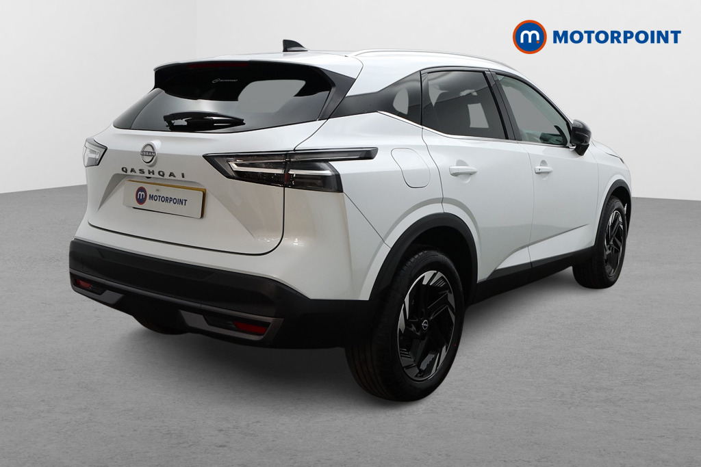Nissan Qashqai N-Connecta Automatic Petrol SUV - Stock Number (1683501) - Drivers side rear corner