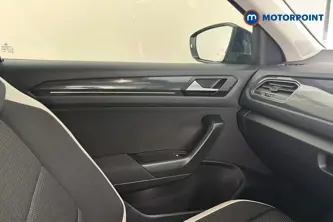 Volkswagen T-Roc SEL Automatic Petrol SUV - Stock Number (1685722) - 10th supplementary image