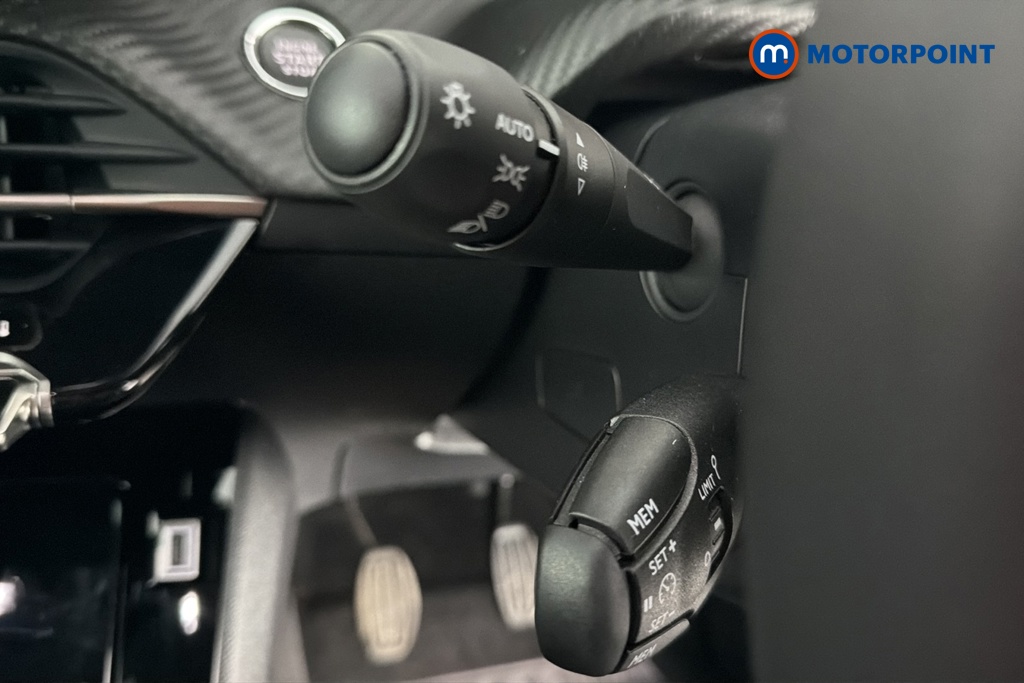 Peugeot 2008 Allure Manual Petrol SUV - Stock Number (1686628) - 5th supplementary image