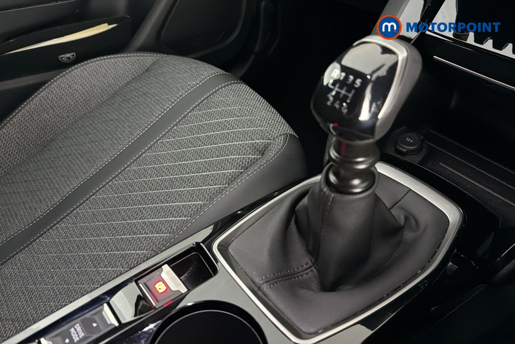 Peugeot 2008 Allure Manual Petrol SUV - Stock Number (1686628) - 15th supplementary image