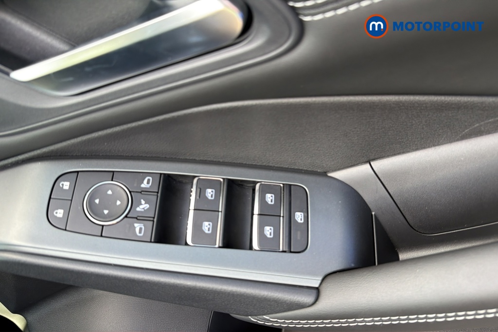 Nissan Qashqai N-Connecta Automatic Petrol-Electric Hybrid SUV - Stock Number (1686873) - 19th supplementary image