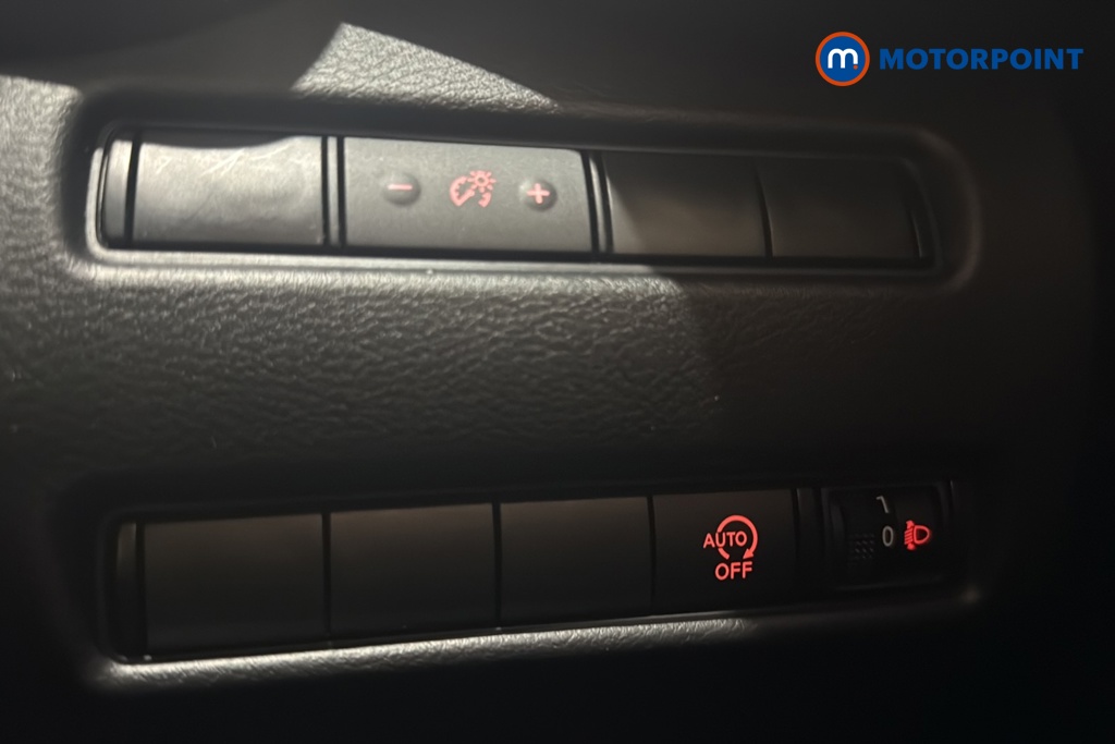 Nissan Juke N-Connecta Manual Petrol SUV - Stock Number (1687195) - 11th supplementary image
