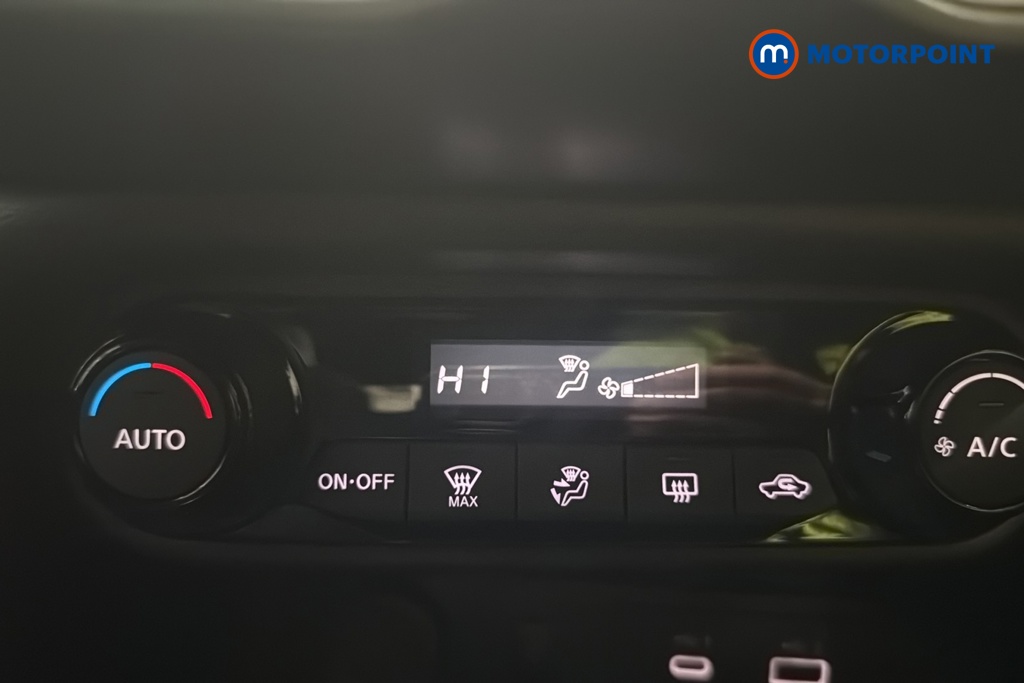 Nissan Juke N-Connecta Manual Petrol SUV - Stock Number (1687195) - 12th supplementary image