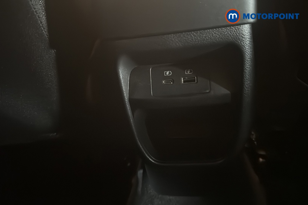 Nissan Juke N-Connecta Manual Petrol SUV - Stock Number (1687195) - 28th supplementary image