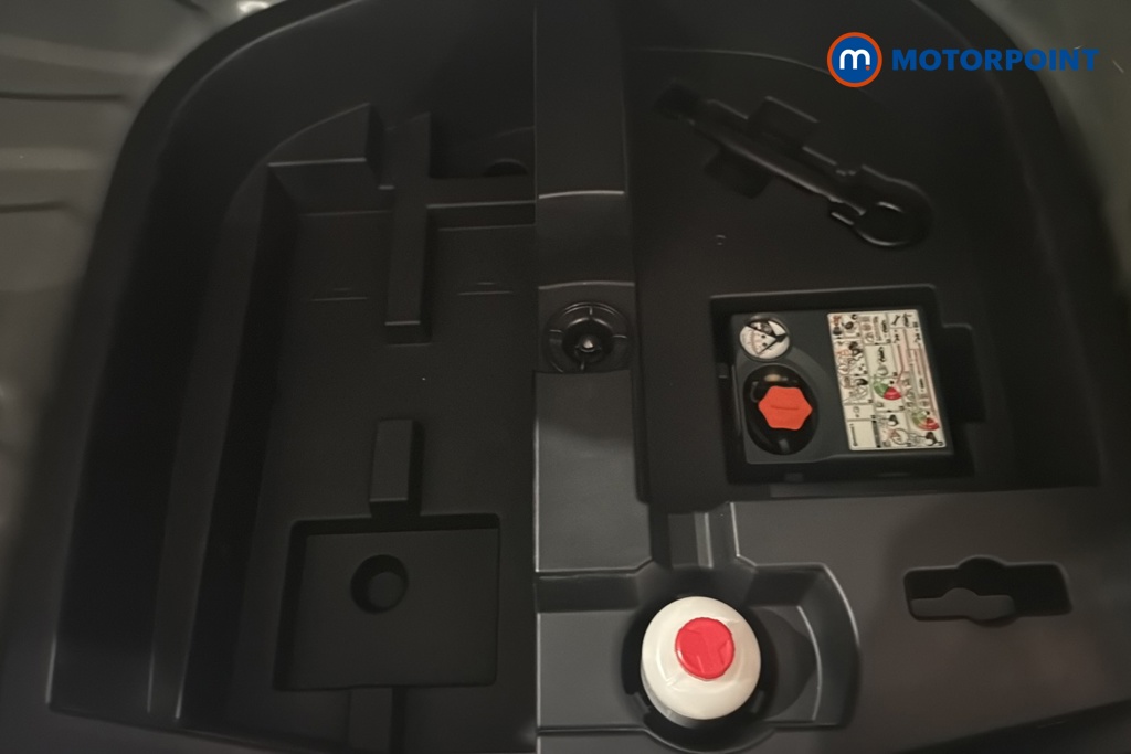 Nissan Juke N-Connecta Manual Petrol SUV - Stock Number (1687195) - 33rd supplementary image