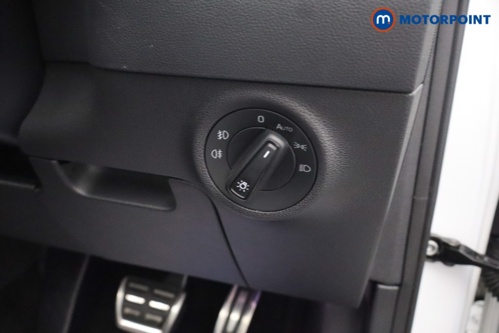 Skoda Karoq Sport Line Automatic Petrol SUV - Stock Number (1687256) - 17th supplementary image