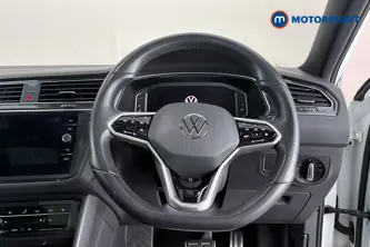 Volkswagen Tiguan R-Line Automatic Diesel SUV - Stock Number (1687375) - 2nd supplementary image