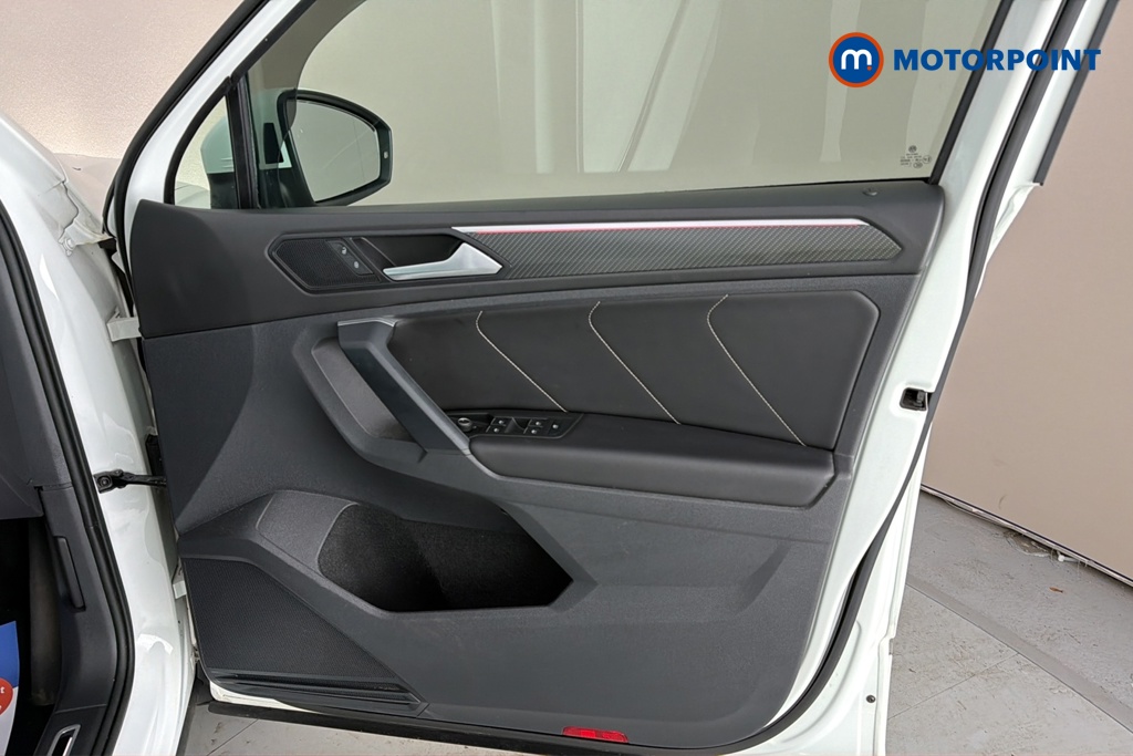 Volkswagen Tiguan R-Line Automatic Diesel SUV - Stock Number (1687375) - 18th supplementary image