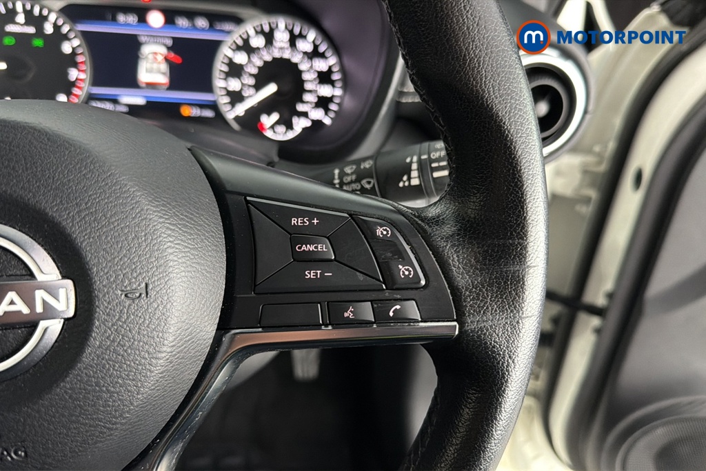 Nissan Juke N-Connecta Manual Petrol SUV - Stock Number (1688230) - 3rd supplementary image
