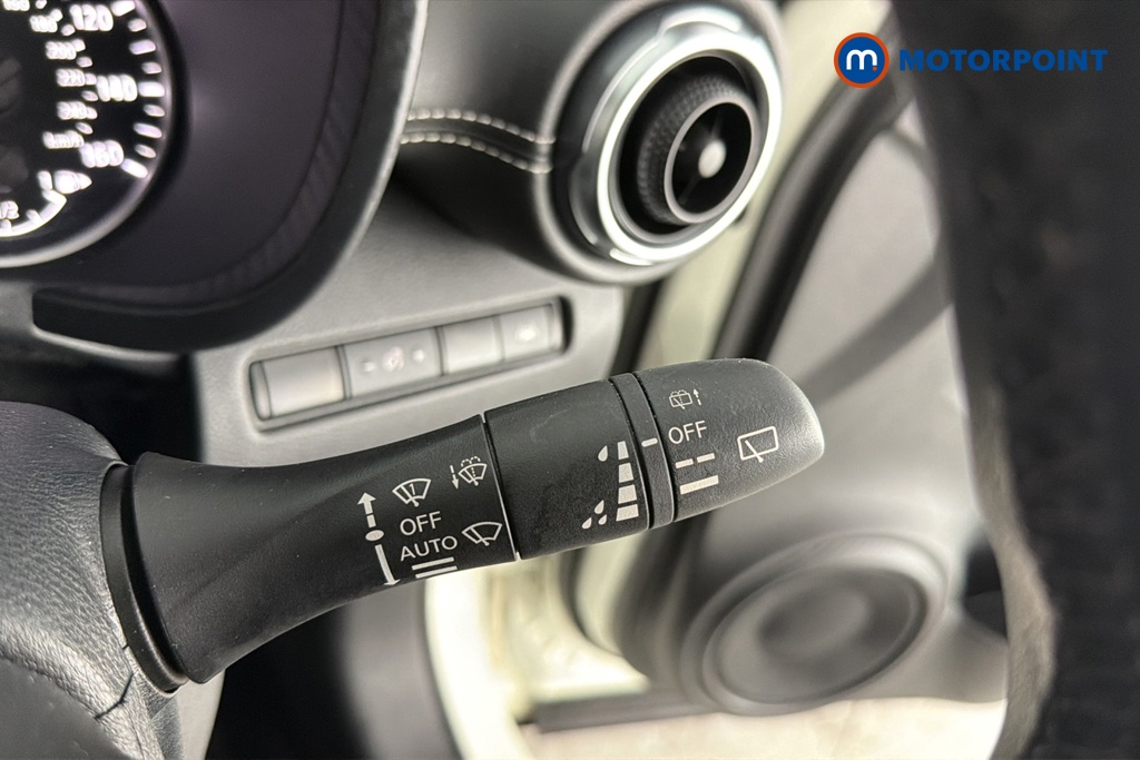 Nissan Juke N-Connecta Manual Petrol SUV - Stock Number (1688230) - 6th supplementary image
