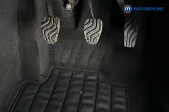 Nissan Juke N-Connecta Manual Petrol SUV - Stock Number (1688230) - 24th supplementary image