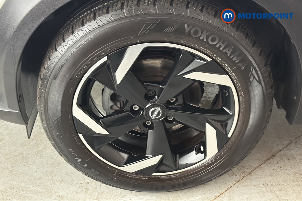 Nissan Juke N-Connecta Manual Petrol SUV - Stock Number (1688230) - 44th supplementary image