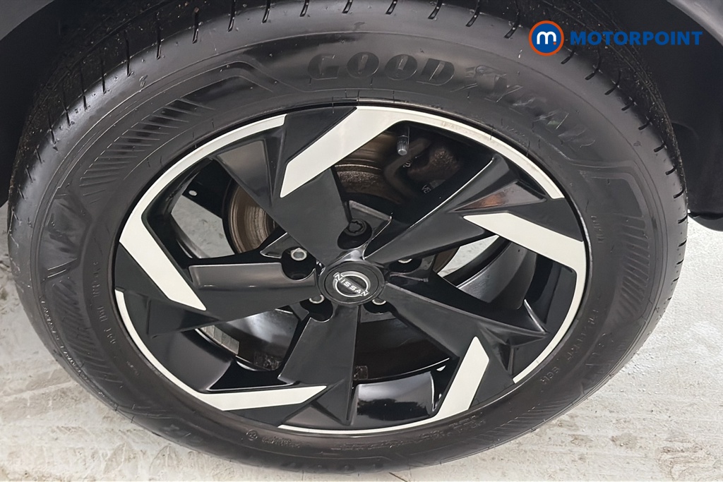 Nissan Juke N-Connecta Manual Petrol SUV - Stock Number (1688230) - 45th supplementary image