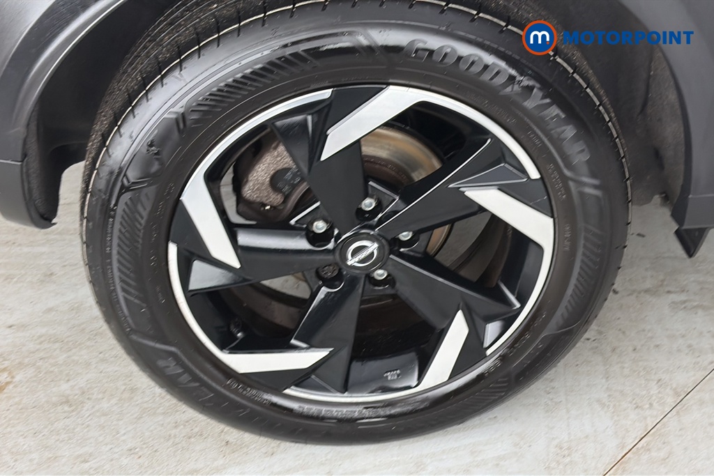 Nissan Juke N-Connecta Manual Petrol SUV - Stock Number (1688230) - 46th supplementary image