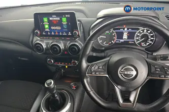 Nissan Juke N-Connecta Manual Petrol SUV - Stock Number (1688230) - 1st supplementary image